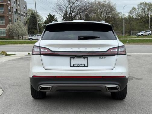 2019 Lincoln Nautilus Select