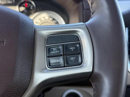 2017 RAM 2500 Laramie Crew Cab 4x4 6'4' Box