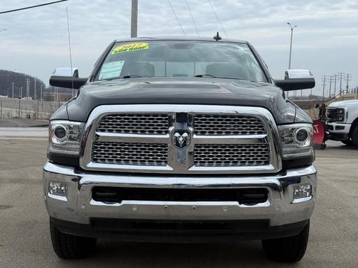 2017 RAM 2500 Laramie Crew Cab 4x4 6'4' Box