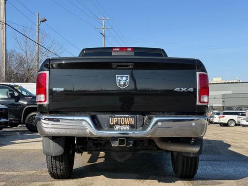 2017 RAM 2500 Laramie Crew Cab 4x4 6'4' Box