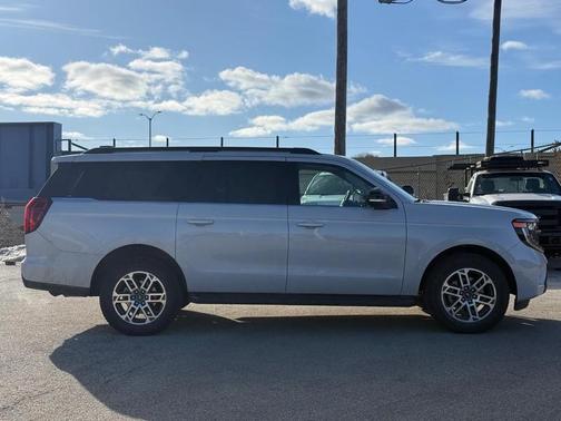 2025 Ford Expedition Max Active 4x4