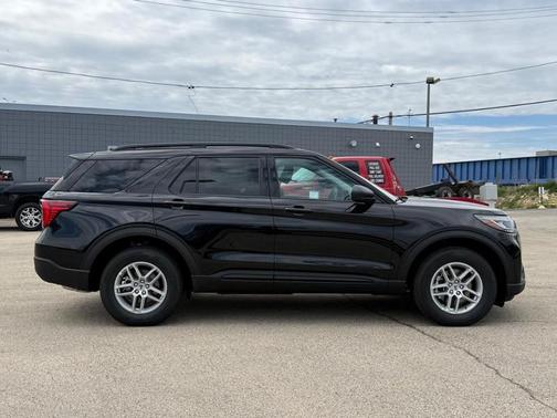 AGATE BLACK METALLIC 2026 Ford Explorer Active