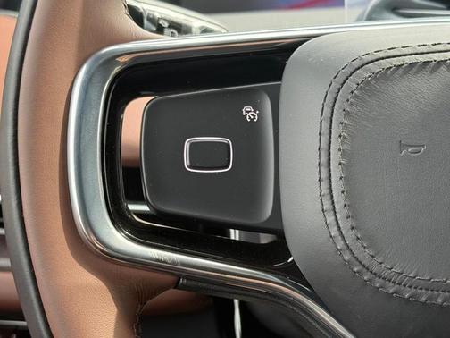 Infinite Black Metallic Clearcoat 2026 Lincoln Navigator Reserve