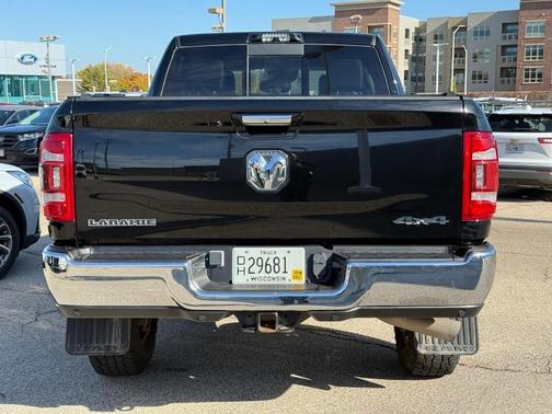 2022 RAM 3500 Laramie Crew Cab 4x4 6'4' Box