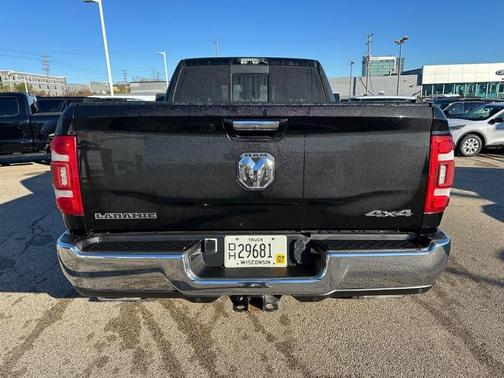 2022 RAM 3500 Laramie Crew Cab 4x4 6'4' Box