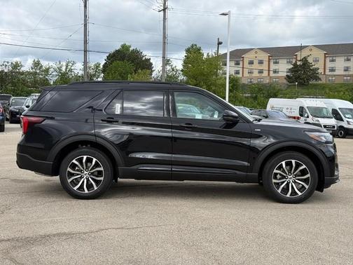 AGATE BLACK METALLIC 2026 Ford Explorer ST-Line