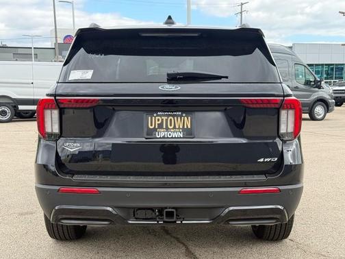 AGATE BLACK METALLIC 2026 Ford Explorer ST-Line