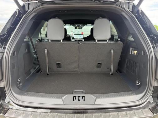 AGATE BLACK METALLIC 2026 Ford Explorer ST-Line