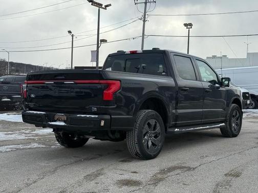 2025 Ford F-150 Lightning LARIAT