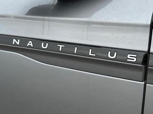 2025 Lincoln Nautilus Reserve