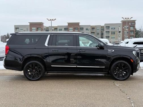 2022 GMC Yukon XL SLT