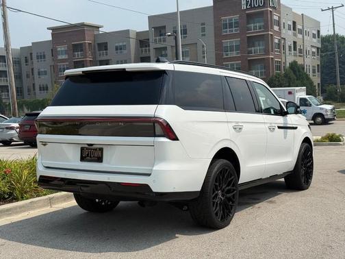 2025 Lincoln Navigator Reserve