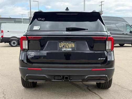 AGATE BLACK METALLIC 2026 Ford Explorer ST-Line