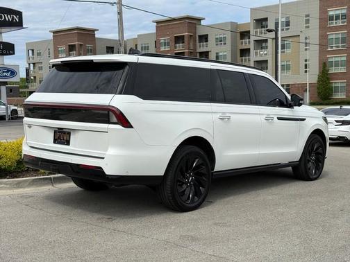 PRISTINE WHITE METALLIC 3C 2025 Lincoln Navigator Reserve
