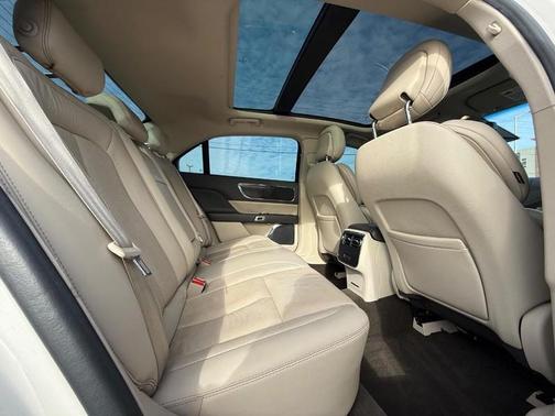 2019 Lincoln Continental Select