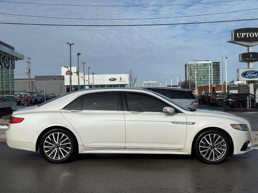 2019 Lincoln Continental Select
