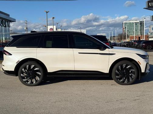 2025 Lincoln Nautilus Reserve