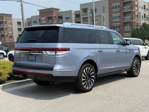 2022 Lincoln Navigator Black Label