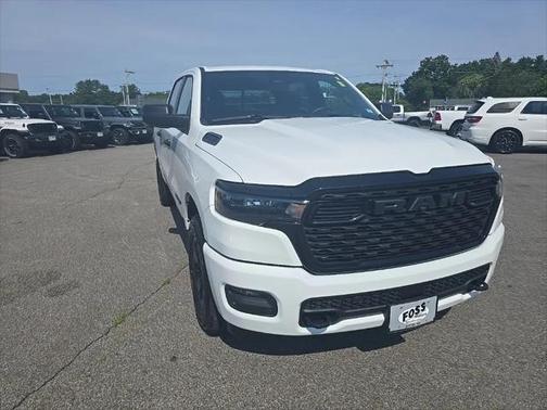 2025 RAM 1500 Tradesman Crew Cab 4x4 57' Box