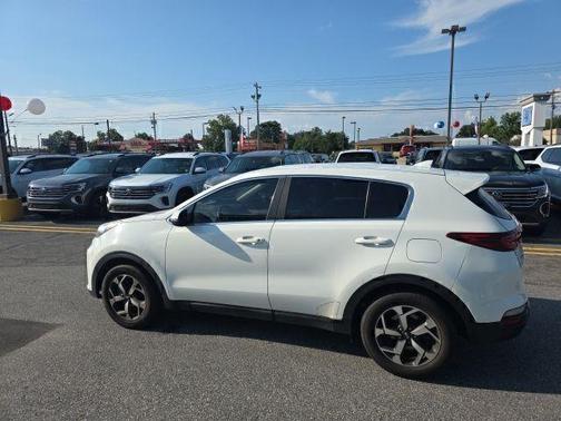 Clear White 2021 Kia Sportage LX