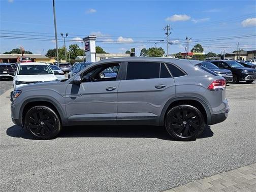 2022 Volkswagen Atlas Cross Sport 3.6L V6 SE w/Technology