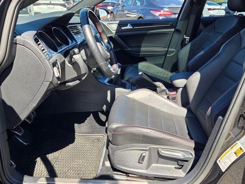 2017 Volkswagen Golf GTI SE 4-Door