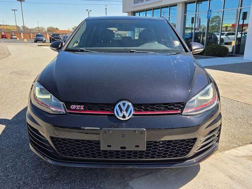2017 Volkswagen Golf GTI SE 4-Door