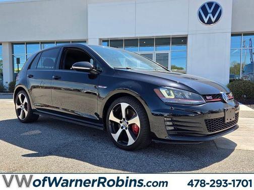2017 Volkswagen Golf GTI SE 4-Door