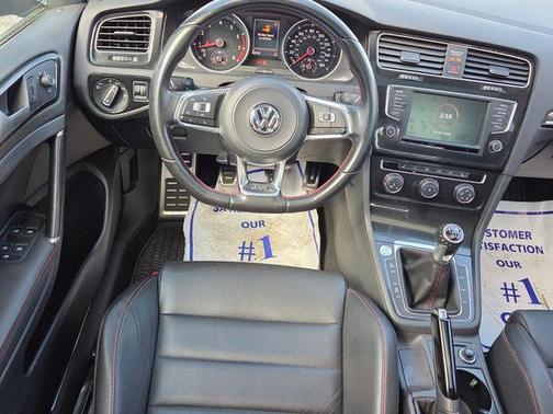 2017 Volkswagen Golf GTI SE 4-Door