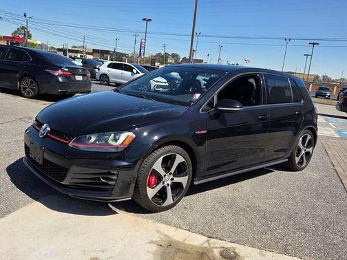 2017 Volkswagen Golf GTI SE 4-Door