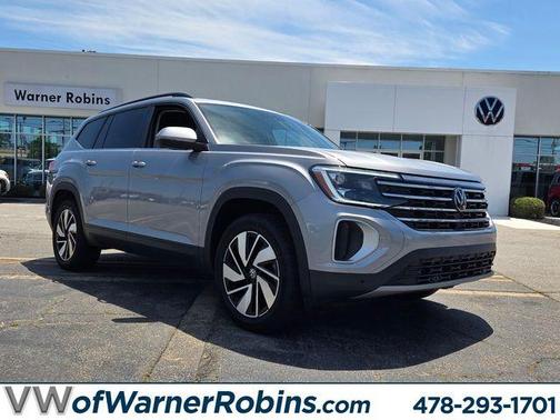 Silver Bird Metallic 2024 Volkswagen Atlas 2.0T SE w/Technology