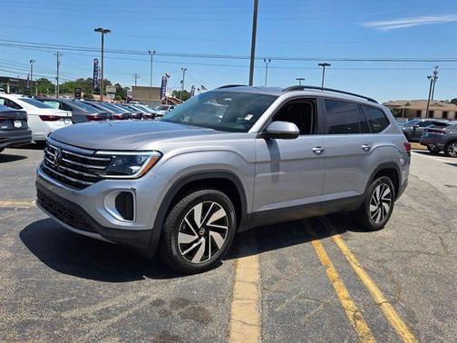 Silver Bird Metallic 2024 Volkswagen Atlas 2.0T SE w/Technology