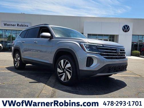 Silver Bird Metallic 2024 Volkswagen Atlas 2.0T SE w/Technology