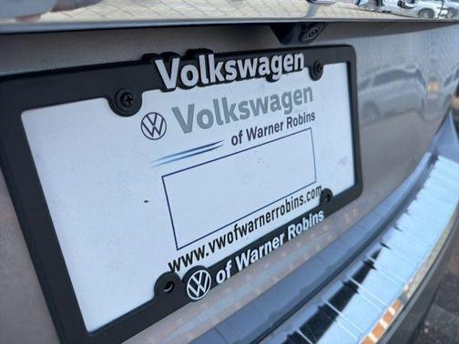 Silver Bird Metallic 2024 Volkswagen Atlas 2.0T SE w/Technology