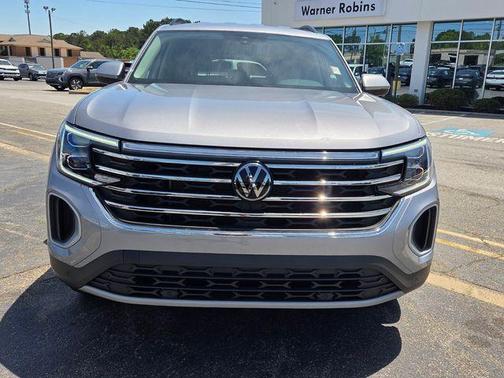Silver Bird Metallic 2024 Volkswagen Atlas 2.0T SE w/Technology