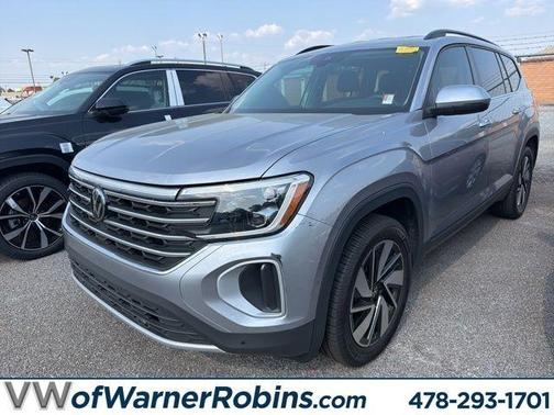 Silver Bird Metallic 2024 Volkswagen Atlas 2.0T SE w/Technology