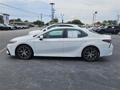 2023 Toyota Camry SE