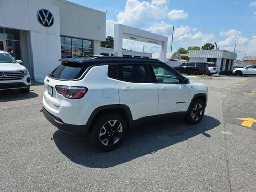White 2017 Jeep Compass Trailhawk