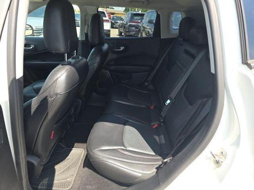 White 2017 Jeep Compass Trailhawk