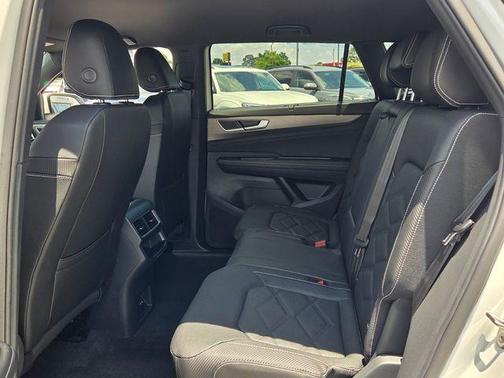 Opal 2026 Volkswagen Atlas Cross Sport 2.0T SE W/TECHNOLOGY