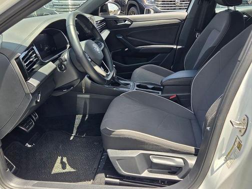 Pure White 2025 Volkswagen Jetta 1.5T Sport