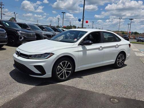 Pure White 2025 Volkswagen Jetta 1.5T Sport