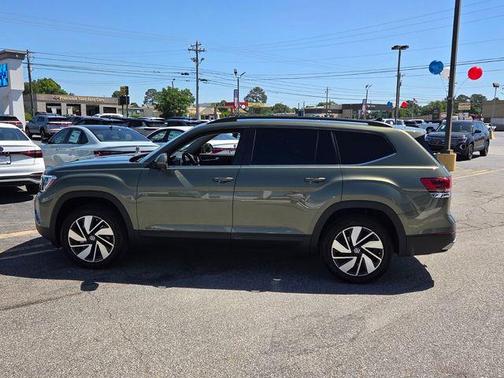 Avocado Green Pearl 2026 Volkswagen Atlas 2.0T SE W/TECHNOLOGY