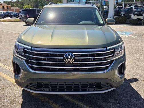 Avocado Green Pearl 2026 Volkswagen Atlas 2.0T SE W/TECHNOLOGY