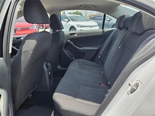 2015 Volkswagen Jetta S w/Technology
