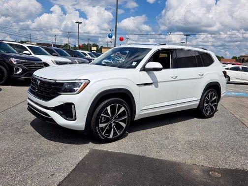Opal White Pearl 2026 Volkswagen Atlas 2.0T SEL Premium R-Line