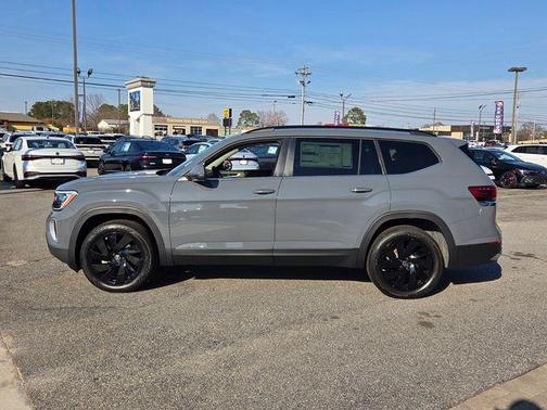 Pure Gray 2026 Volkswagen Atlas 2.0T SE W/TECHNOLOGY