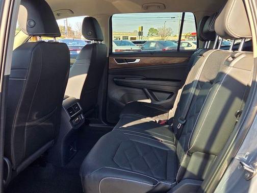 Pure Gray 2026 Volkswagen Atlas 2.0T SE W/TECHNOLOGY