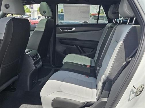2025 Volkswagen Atlas Cross Sport 2.0T SEL R-Line Black