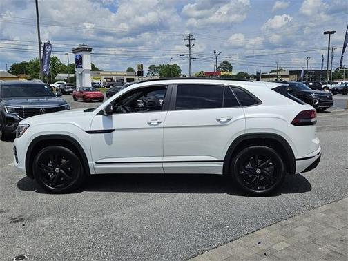 2025 Volkswagen Atlas Cross Sport 2.0T SEL R-Line Black